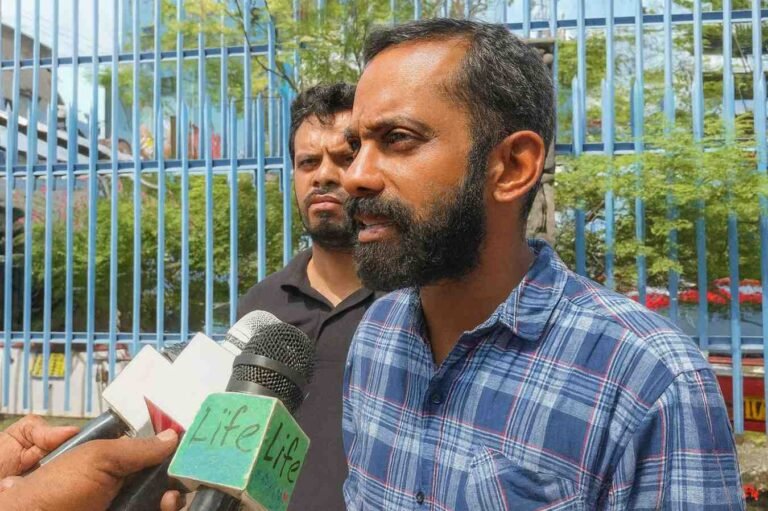 ජාල පහසුකම් සපයන ජංගම දුරකථන සමාගම් වලට එරෙහිව පැමිණිල්ලක්